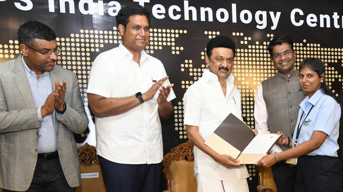 Global shipping and logistics firm UPS intends to hire 1,000 people in India by 2025 Global shipping and logistics firm UPS intends to hire 1,000 people in India by 2025