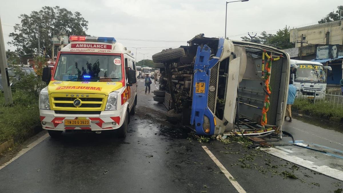 10 injured as SETC bus overturns near Madurantakam