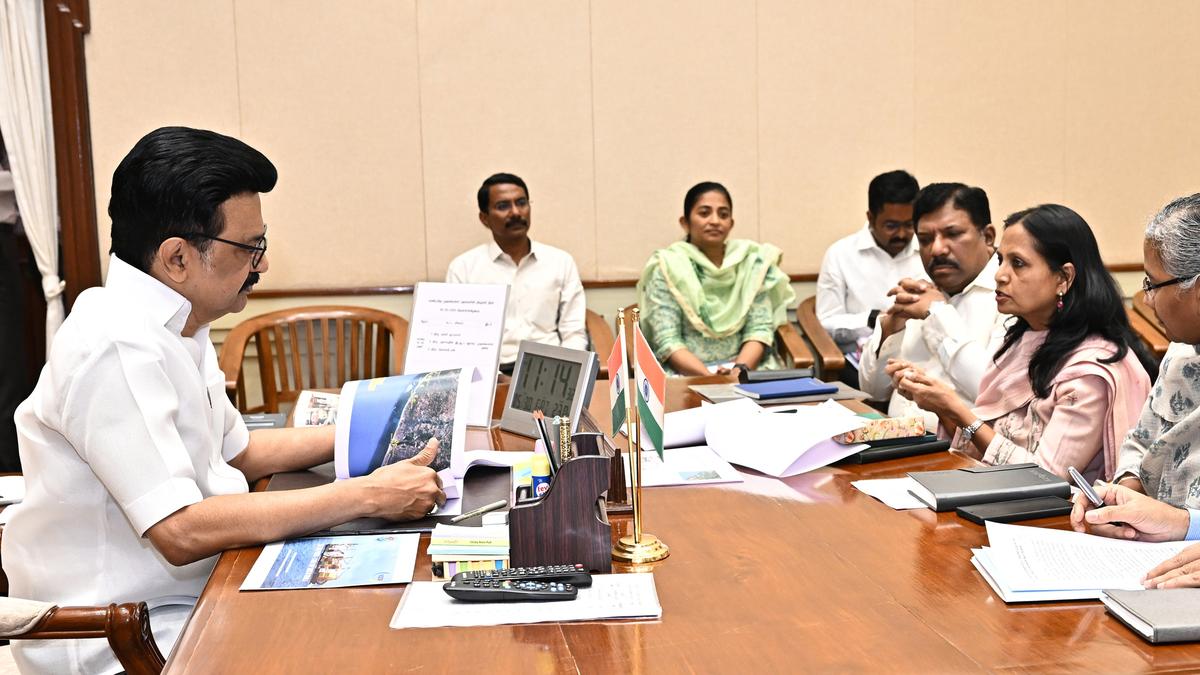 Kochi shipwreck: CM Stalin holds review meeting on environmental impact along T.N. coast