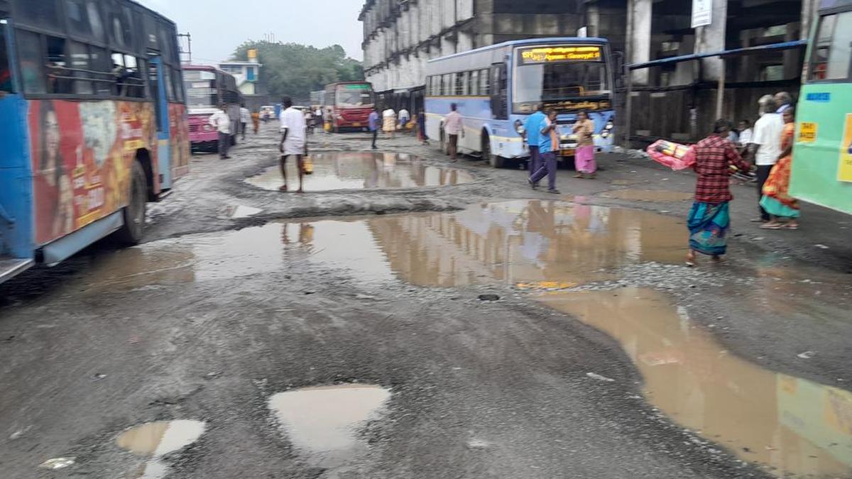 Commuters face inconvenience at temporary Avadi bus terminus - The Hindu by Authors