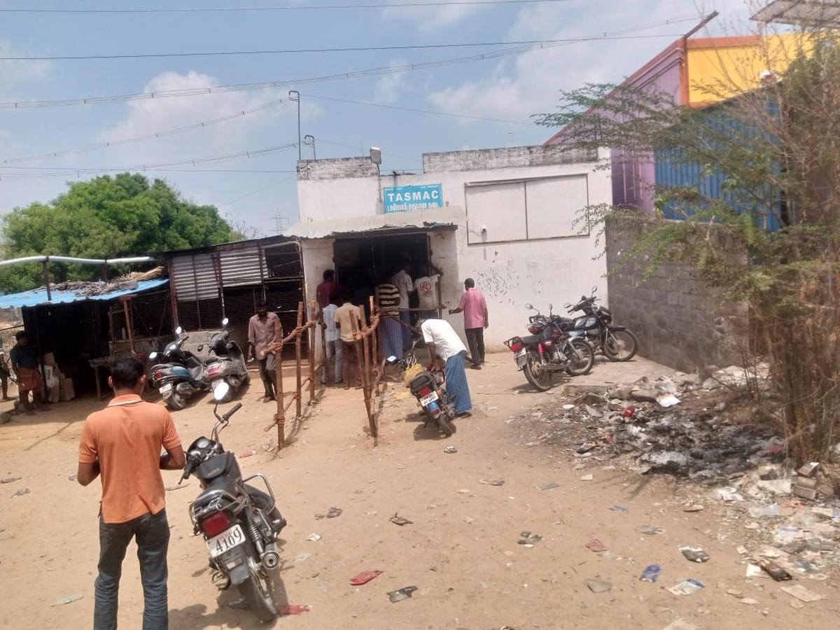 Residents demand closure of TASMAC outlets near Girivalam Path, schools in Tiruvannamalai, Vellore