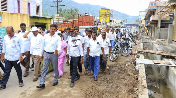 After residents protest, traffic diverted to speed up drain work in Pallikonda