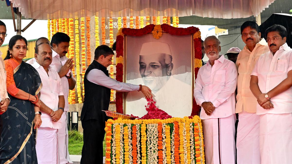 Governor R.N. Ravi pays floral tributes to portrait of former PM Nehru
