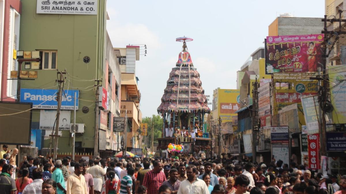 Vaidhya Veeraraghavaswamy temple car festival held