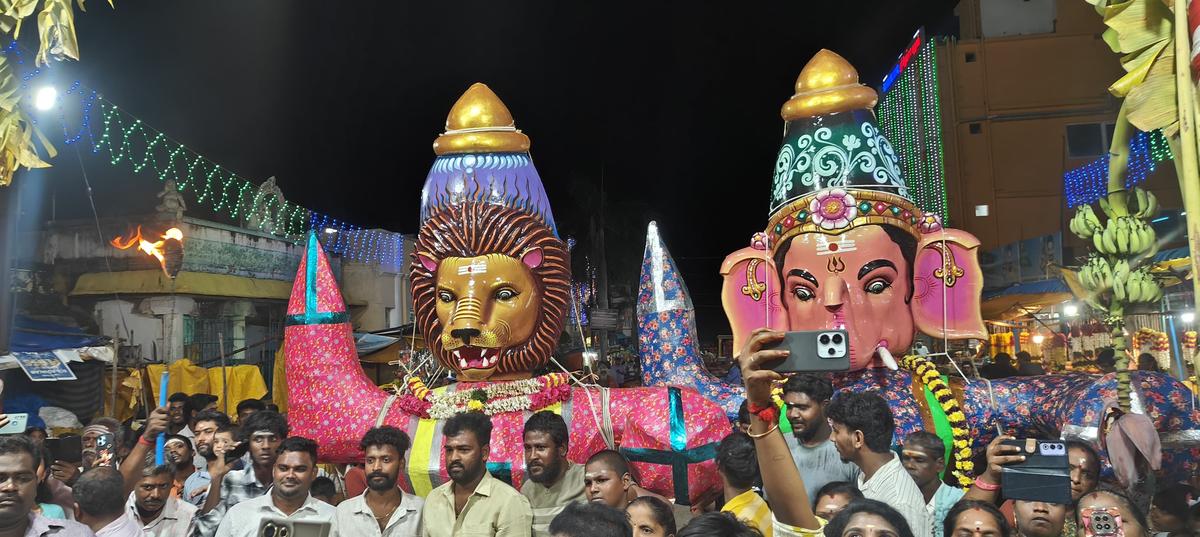 The idols of ‘Suran’ during the procession on Saturday evening. The idols of ‘Suran’ during the procession on Saturday evening.