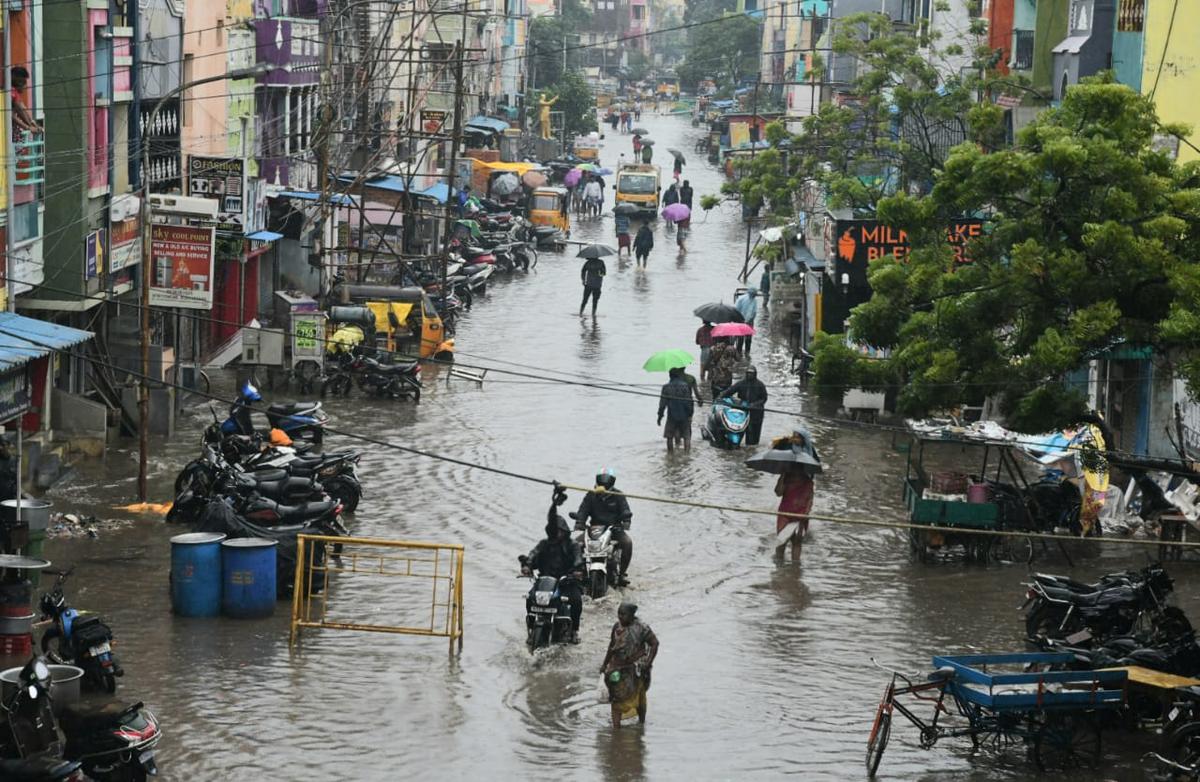 Tamil Nadu rains live updates | Chief Minister Stalin chairs review meeting