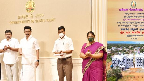 Stalin unveils new buildings