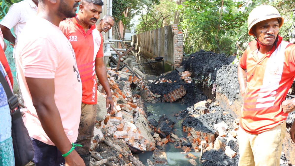 Five T.N. workers killed in wall collapse in Puducherry