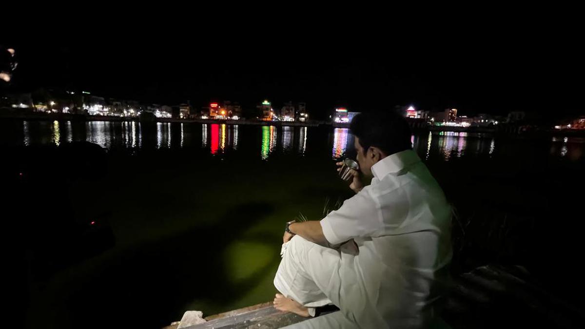 Stalin reminisces his childhood days at Kamalalayam, the temple tank in Tiruvarur