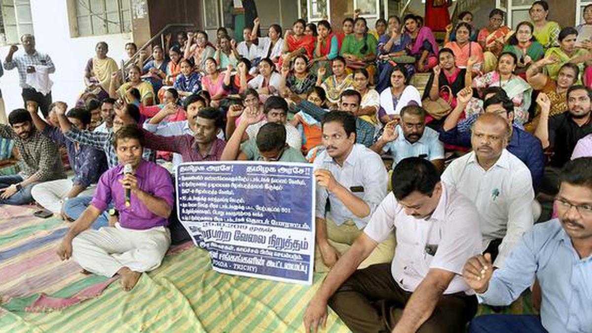 government-doctors-in-tamil-nadu-continue-strike-the-hindu