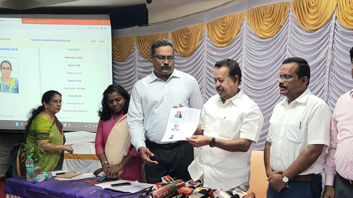 1.58 lakh candidates in fray for 1.48 lakh government quota engineering