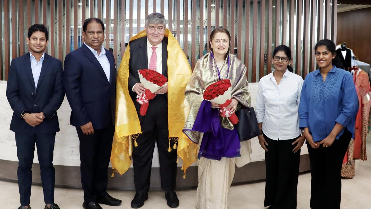 Former SC judge visits Naruvi Hospitals in Vellore