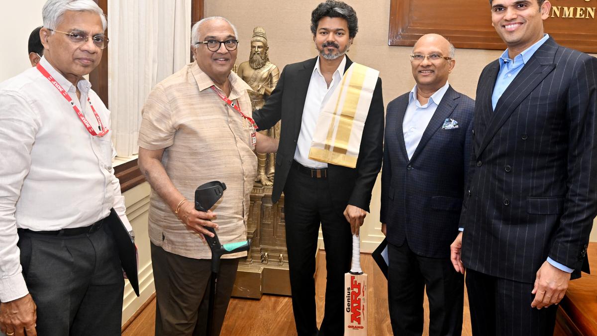 Ministers, leaders, industrialists call on Chief Minister Vijay