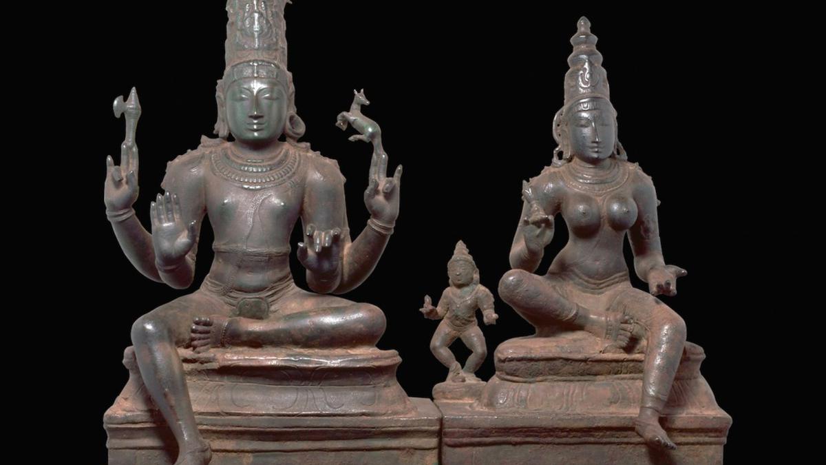 T.N. team to recover 16 antique idols from Singapore museum