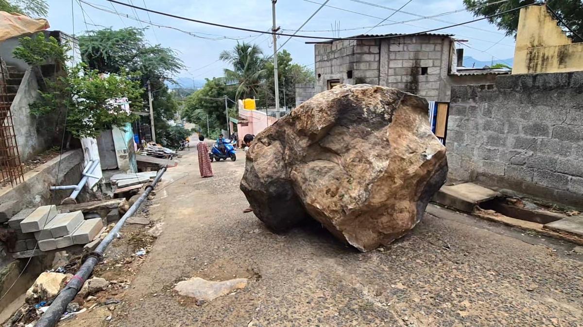 Boulder falls into a street in Vaniyambadi due to rain; none injured