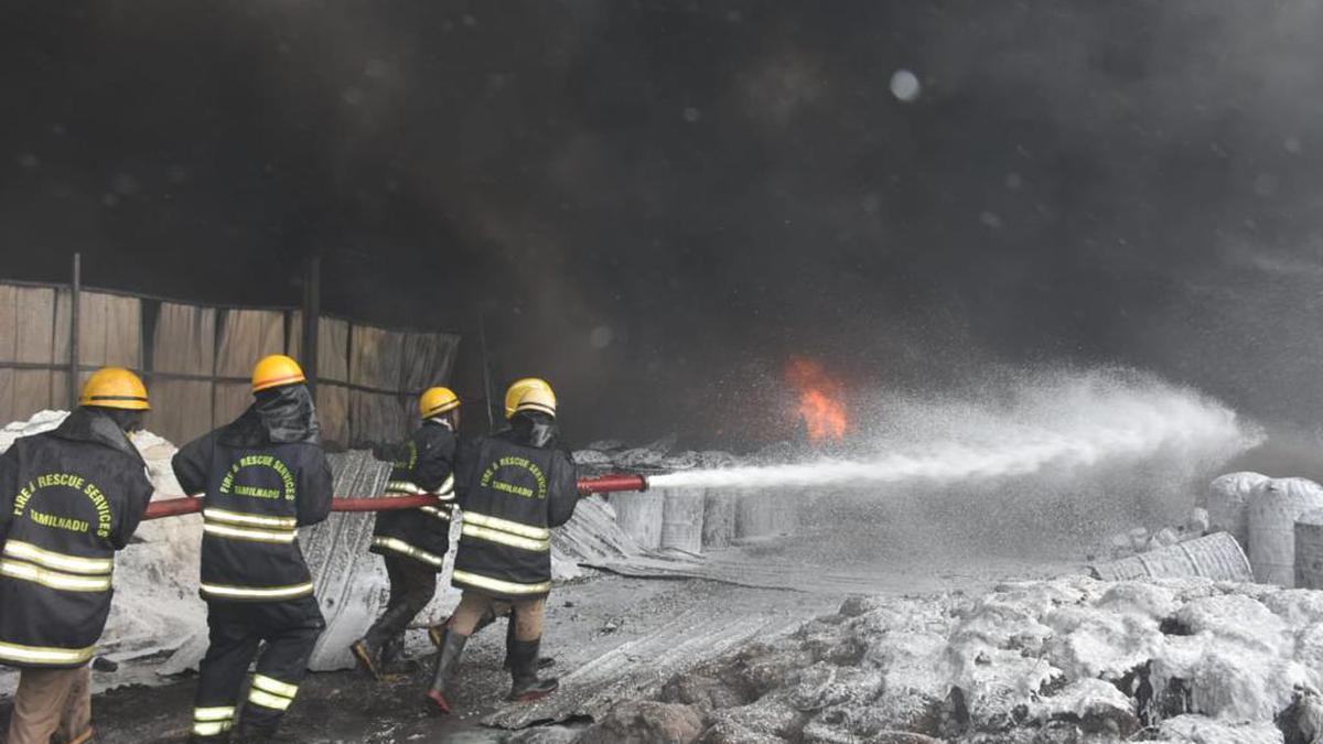 Major fire breaks out at paint godown in Manali 