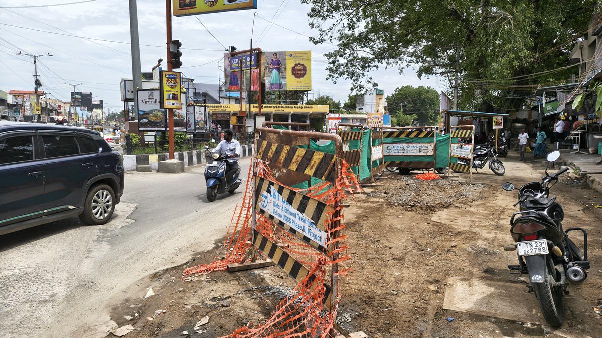 Vellore Corporation issues NOC to relay VIT Road near Katpadi station