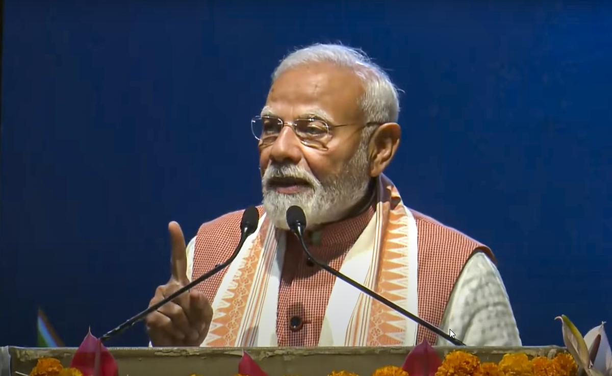 PM Modi speaks to the Indian community in Mauritius