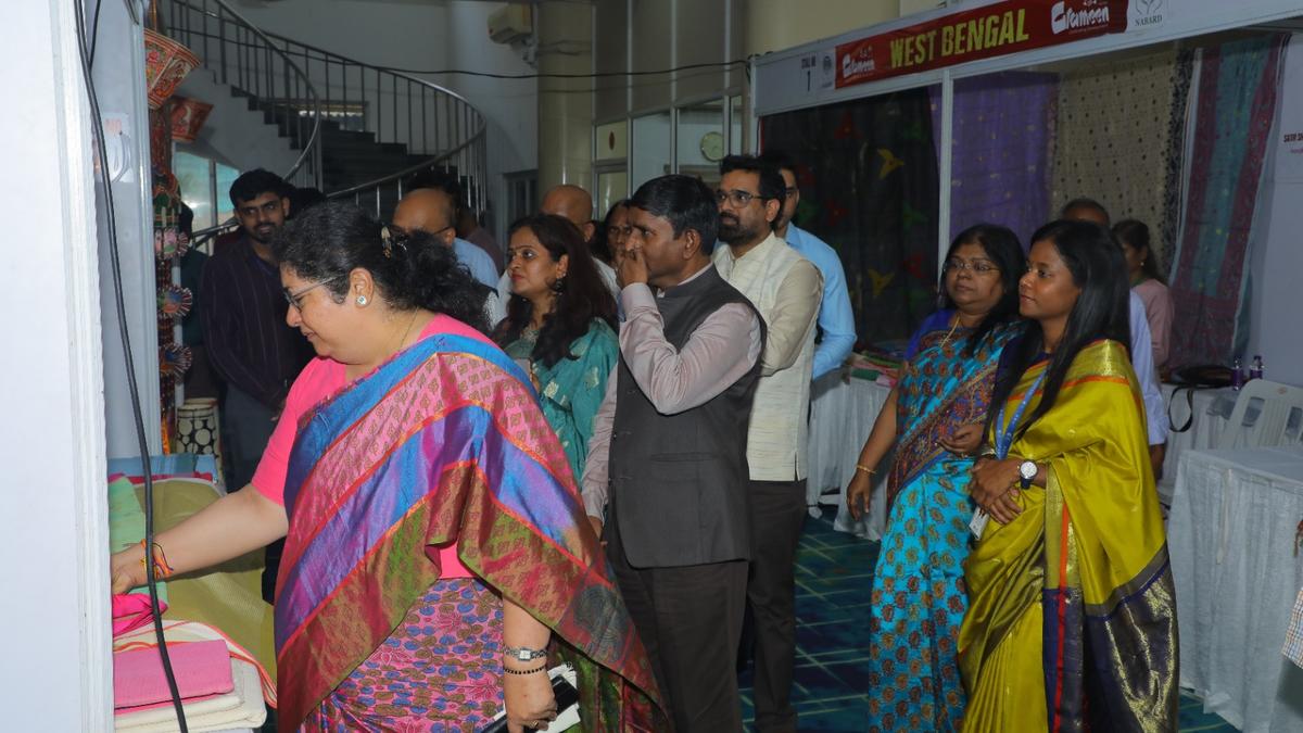 Rural crafts, handlooms expo of NABARD gets underway