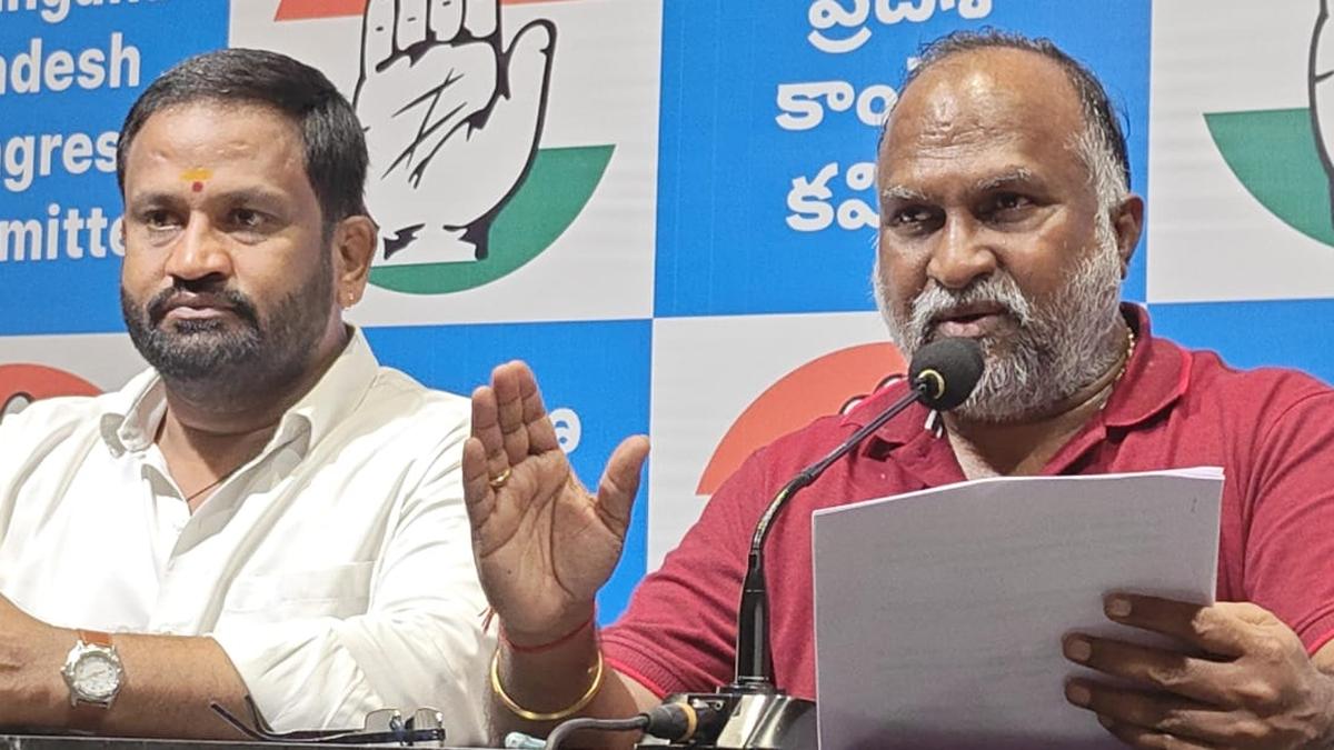 Start accepting Revanth’s success on farm loan waiver: Jagga Reddy tells KTR and Harish Rao