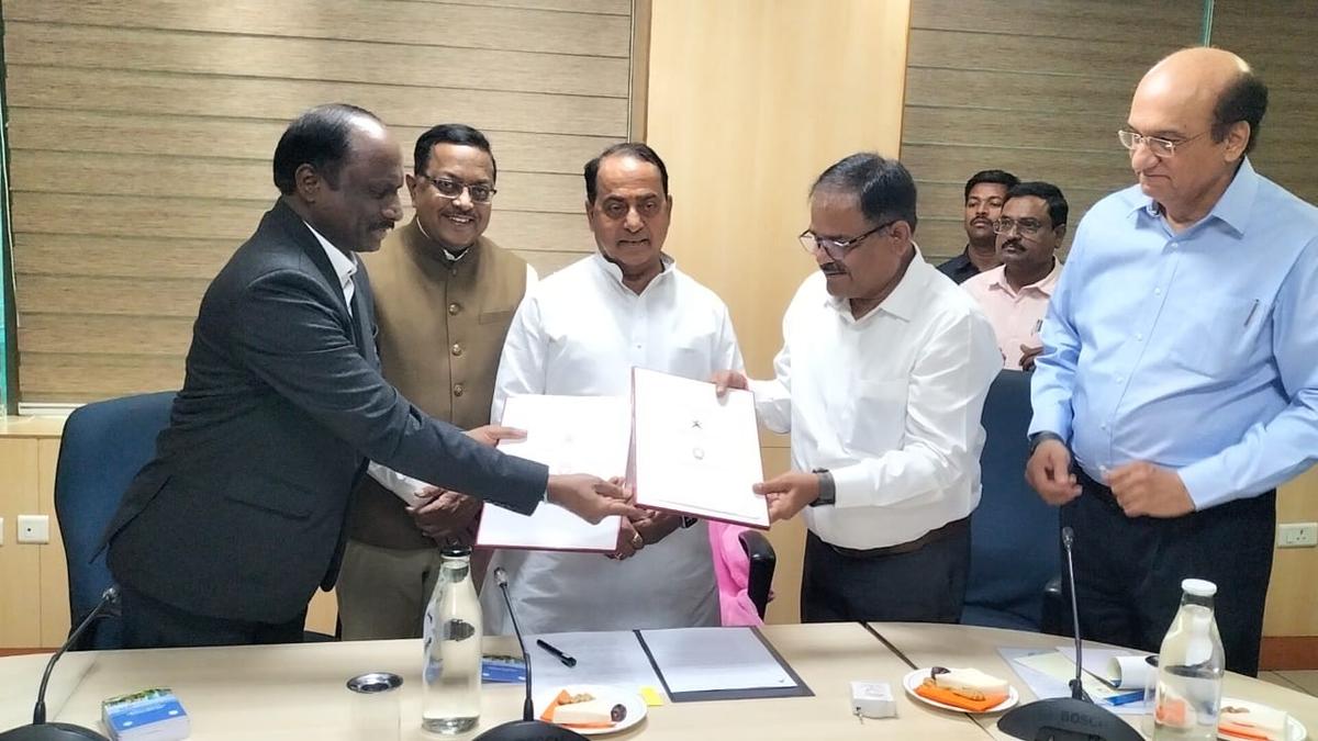 IIIT Basara, TSCOST tie up to encourage science among students