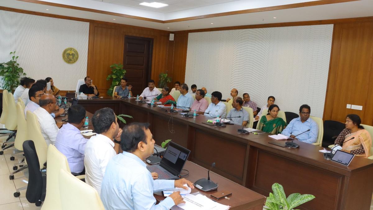 Full support to proposed high-speed rail corridors: Komatireddy