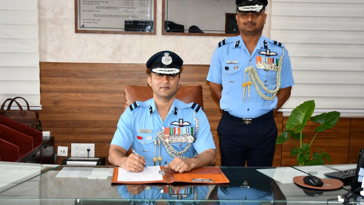 Air Commodore Vikassheel Singh Saini assumes command of Air Force Station, Hakimpet