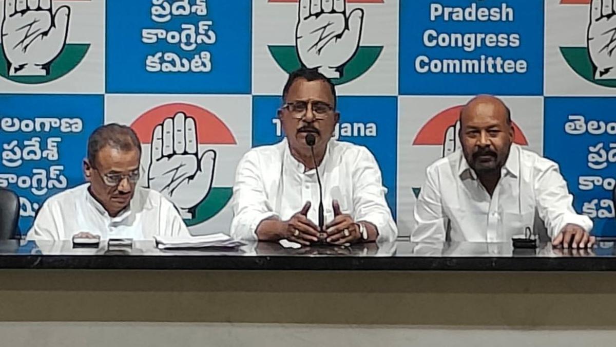 Mallu Ravi hits back at Kavitha, defends CM