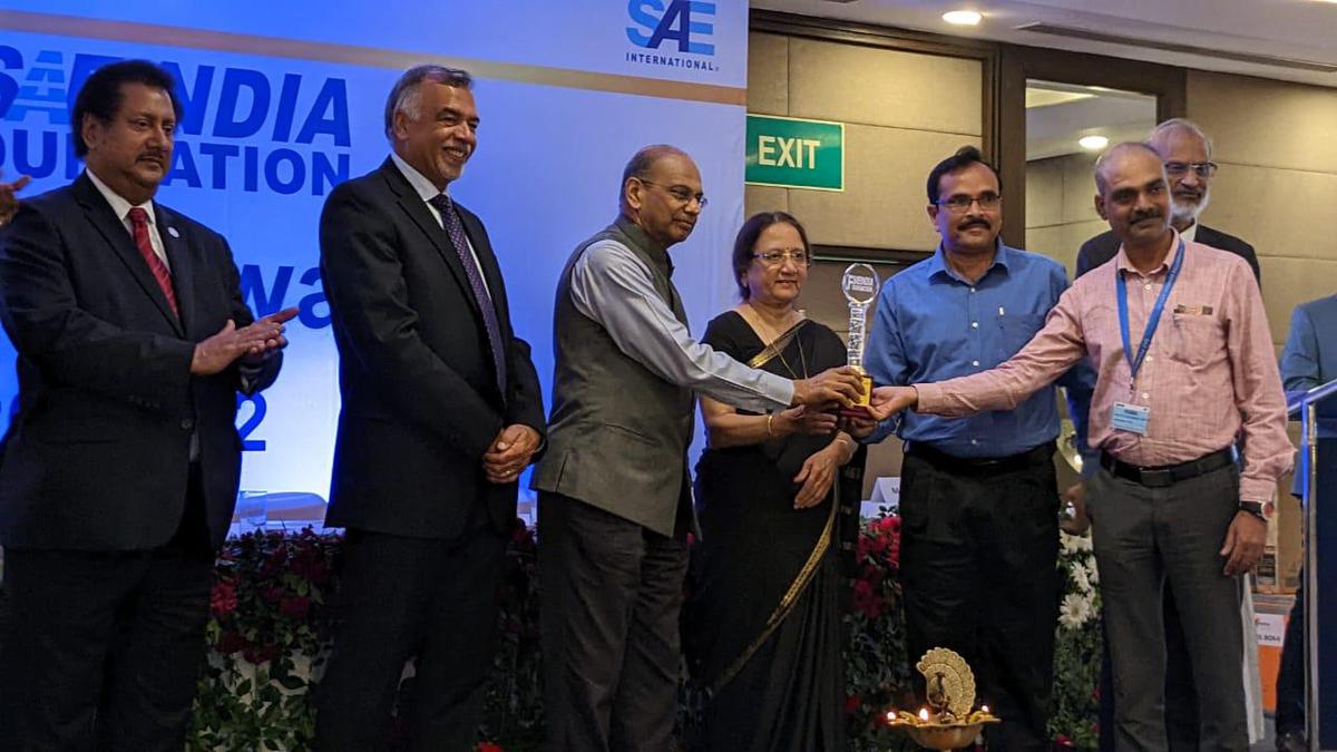 MLRIT bags SAE India award for mobility industry development