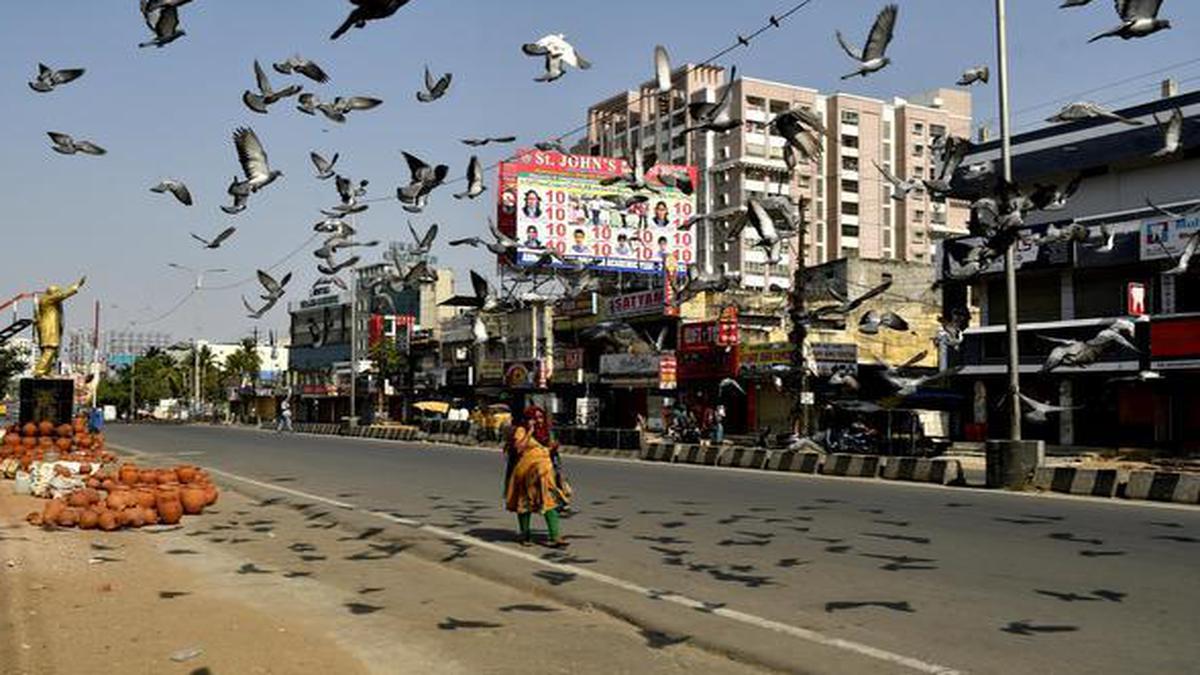 COVID-19 | Second day of lockdown in Hyerabad peaceful barring sporadic  incidents - The Hindu