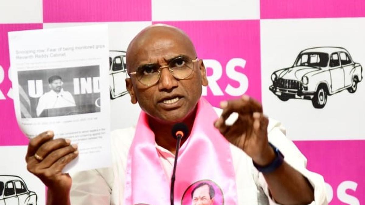 BRS leader Praveen Kumar demands Govt. handover phone-tapping case to CBI