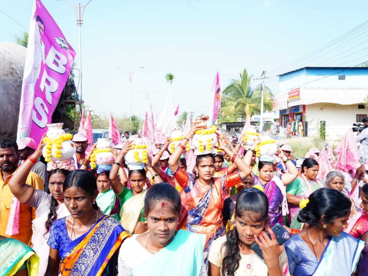 Women carrying Bonam during the election campaign of BRS MLA Bajireddy Goverdhan.