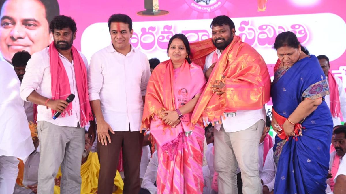KTR hints at padayatra in 2027, rules out tie-up with BJP