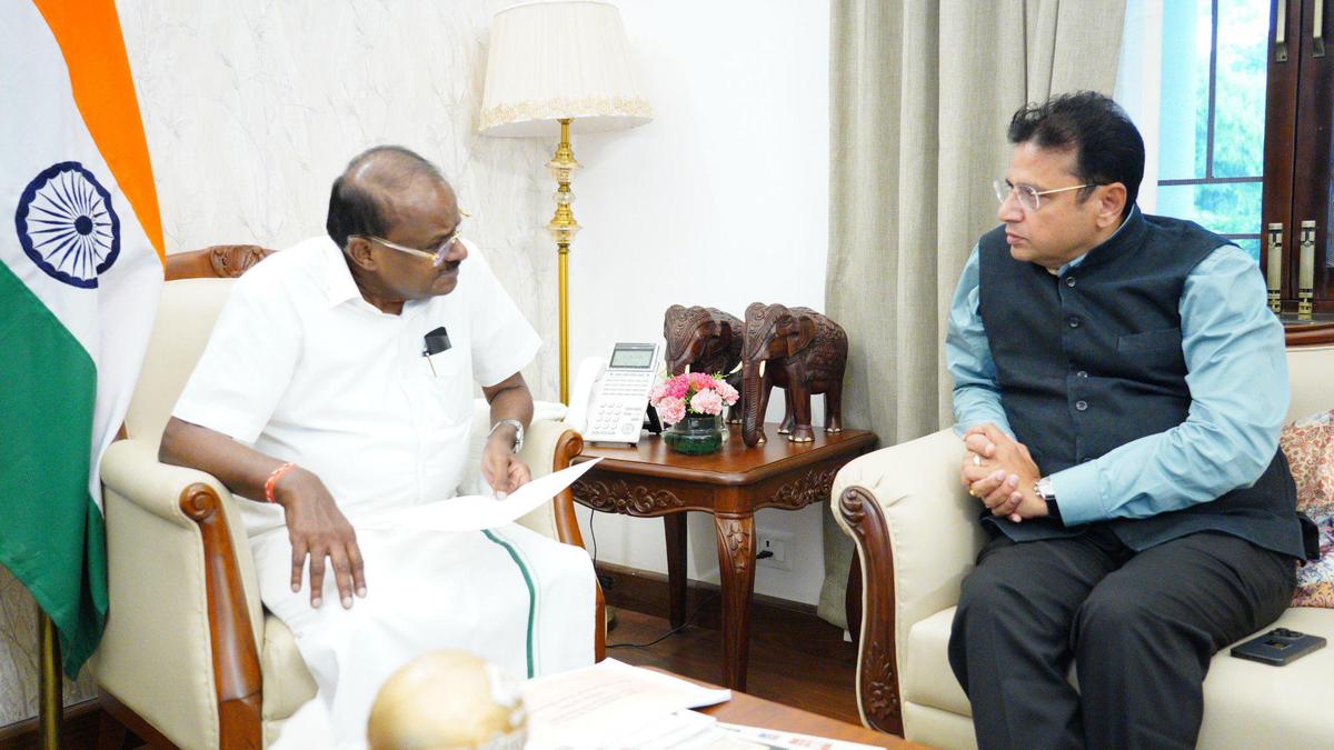 Union Minister to examine revival of CCI, SIIL units in Telangana