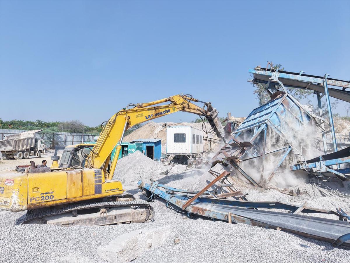 thehindu.com - The Hindu Bureau - Illegal mining and stone crushing units shut down by HYDRAA