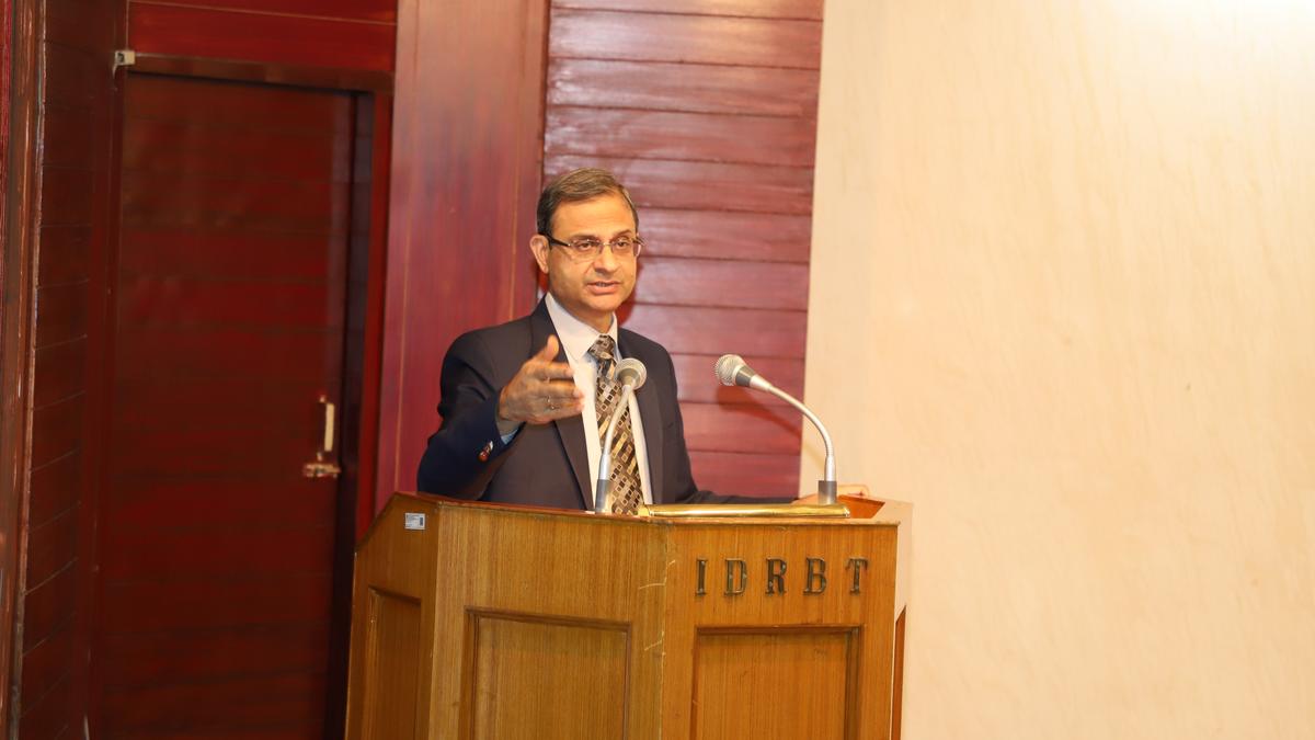 RBI Governor urges IDRBT to shape strategy to mitigate, minimise digital frauds