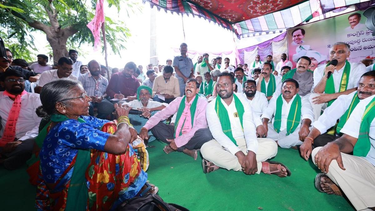 Harish Rao asks govt. to implement loan waiver to all farmers by Dasara