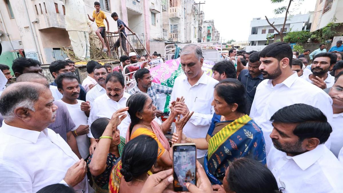 Congress and BRS workers clash in Harish Rao’s presence