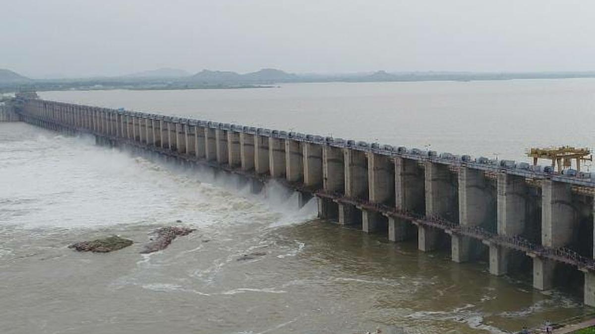 Early flood allows spillway discharge of flood at Jurala in May itself