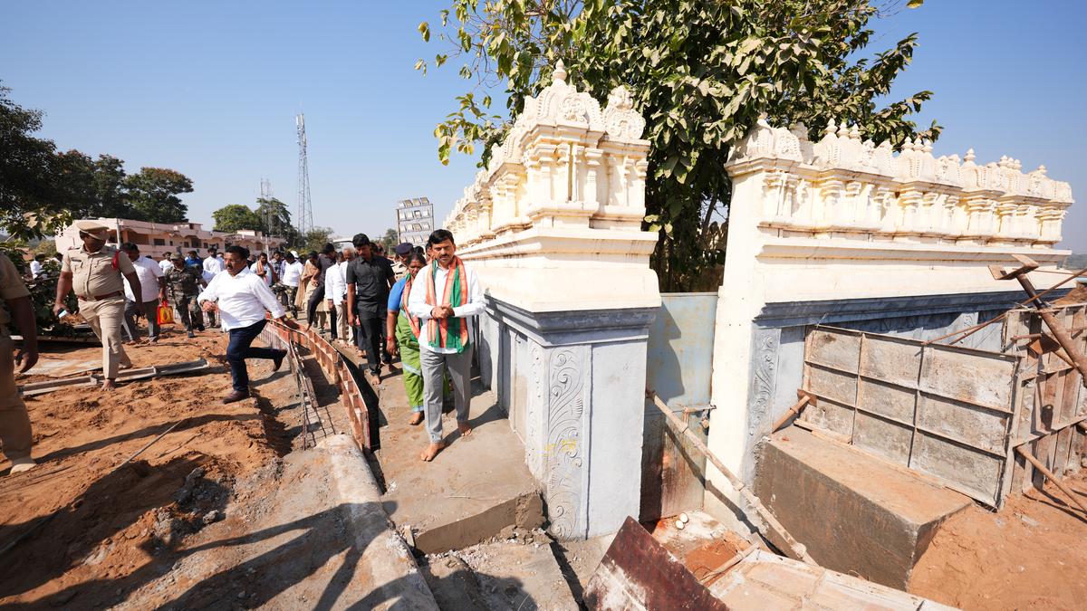 Development works of Sammakka-Saralamma Jatara will be completed on time: Ponguleti