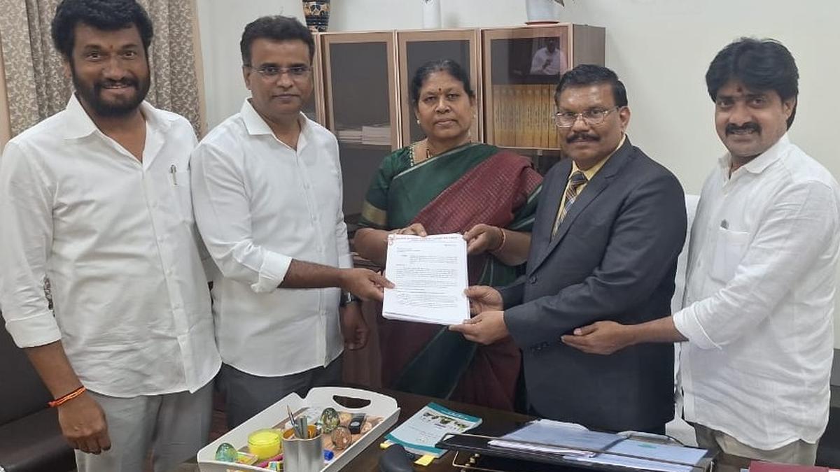 BRS gives privilege motion notice against CM for ‘misleading House’