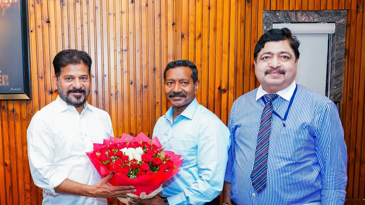 CM responds positively to plan for establishing Telangana Ex-servicemen Corporation