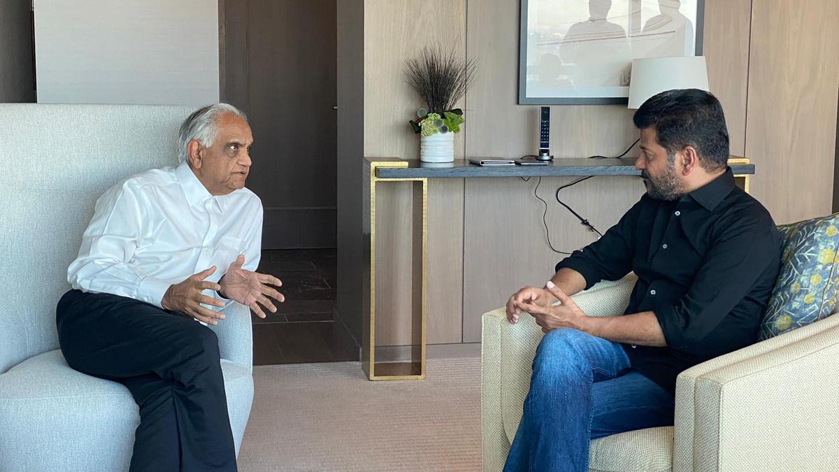 CM invites author and speaker Ram Charan to Telangana