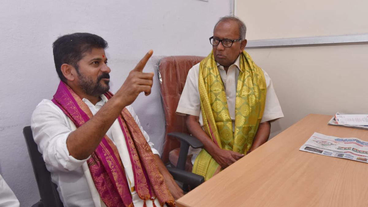 Senior BRS leader meets Revanth at Kodangal