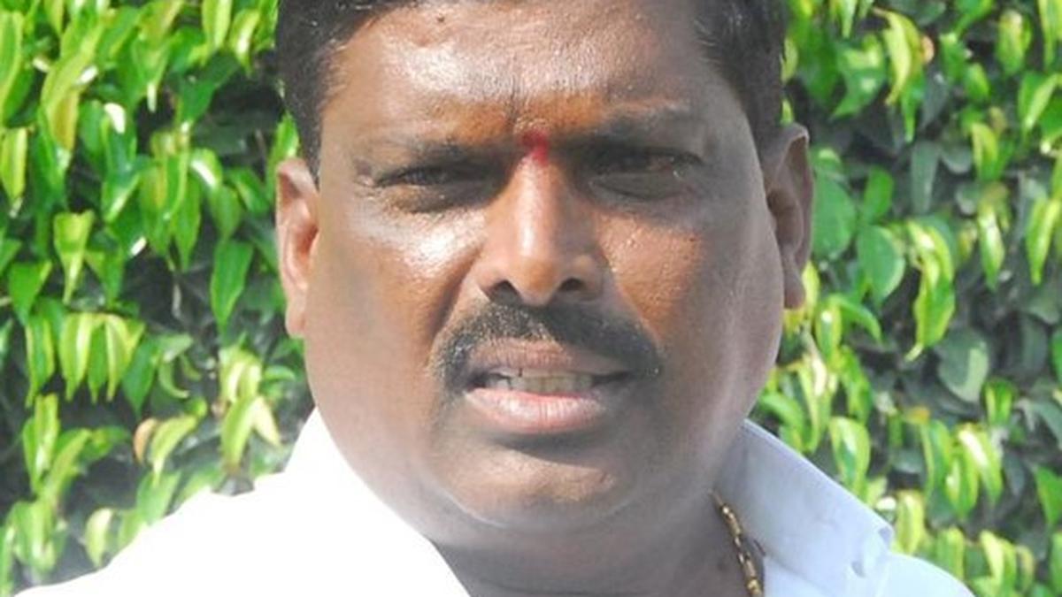 Patancheru BRS MLA meets Revanth Reddy, may shift loyalties soon