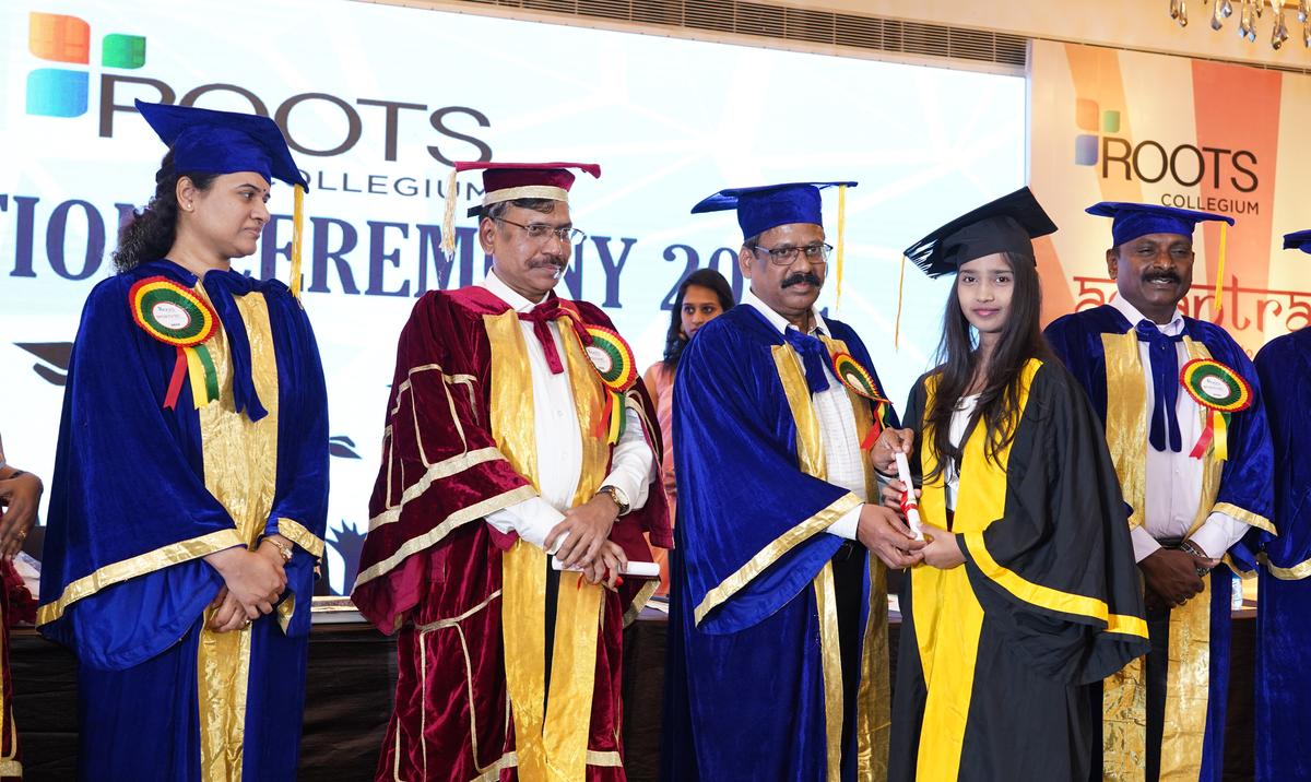 Roots Collegium celebrates Graduation and Fresher’s Day