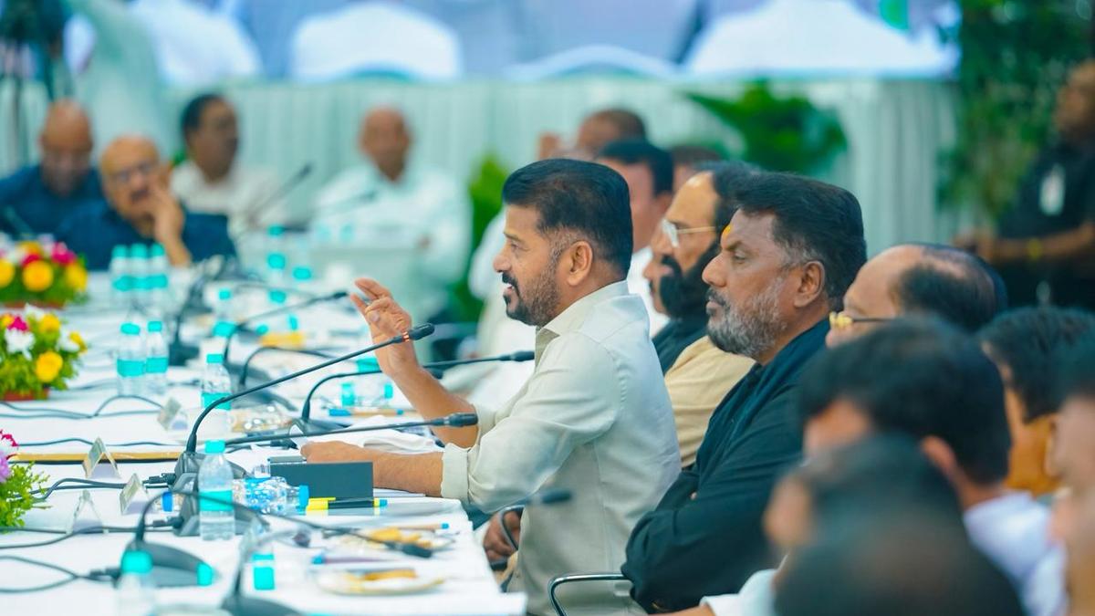 CM challenges KCR to discuss water projects in Assembly