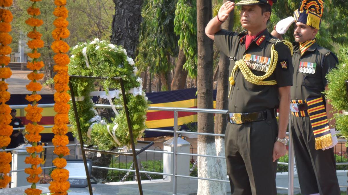 Lieutenant General Neeraj Varshney takes over as Commandant of MCEME 