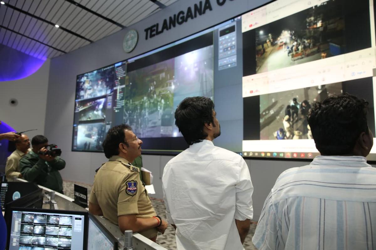 Commissioner V.C. Sajjanar monitoring the operation from the Telangana Integrated Command and Control Centre (TGICCC). 