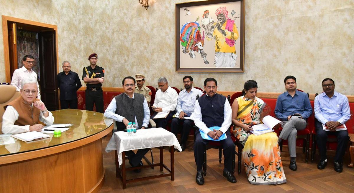 Governor praises work in Telangana after reviewing with Departmental Heads  - The Hindu